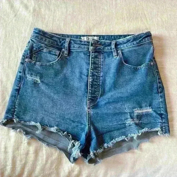 We The Free Jean Shorts, high rise, size 31 - Picture 1 of 7